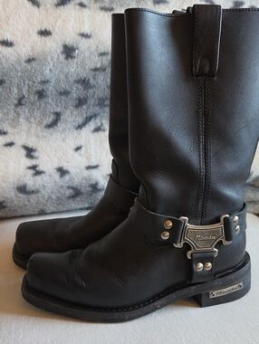 MILWAUKEE AUTHENTIC QUALITY MOTORCYCLE CLOTHING CO.  Sz 9.5 Black Boots EUC